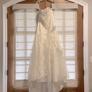 Ivory lace wedding dress w/matching veil